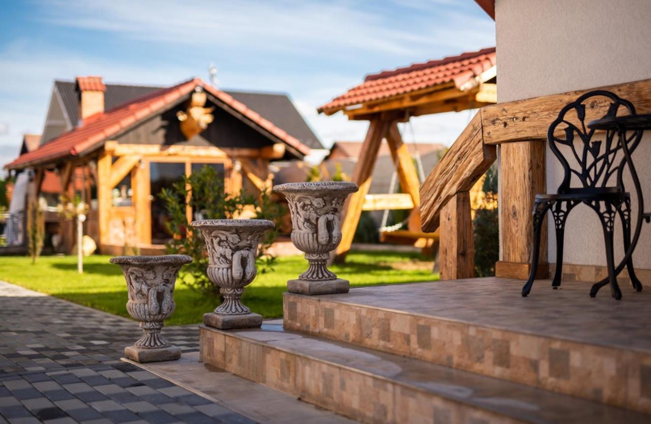 Boutique Vila Cristian  Bagian luar foto