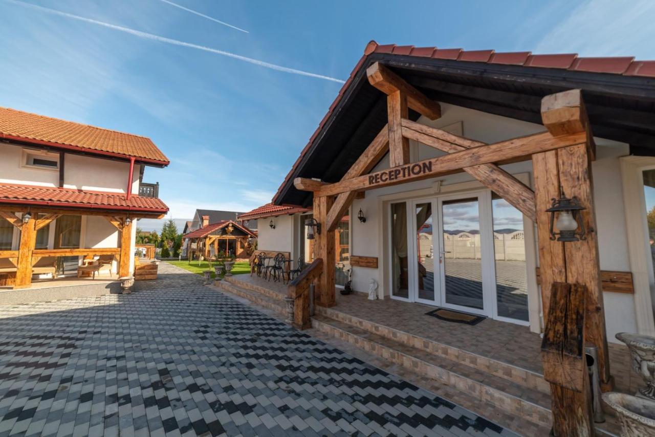 Boutique Vila Cristian  Bagian luar foto